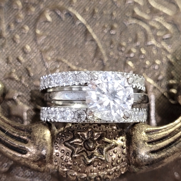 Sterling silver solitaire engagement ring - Picture 9 of 12